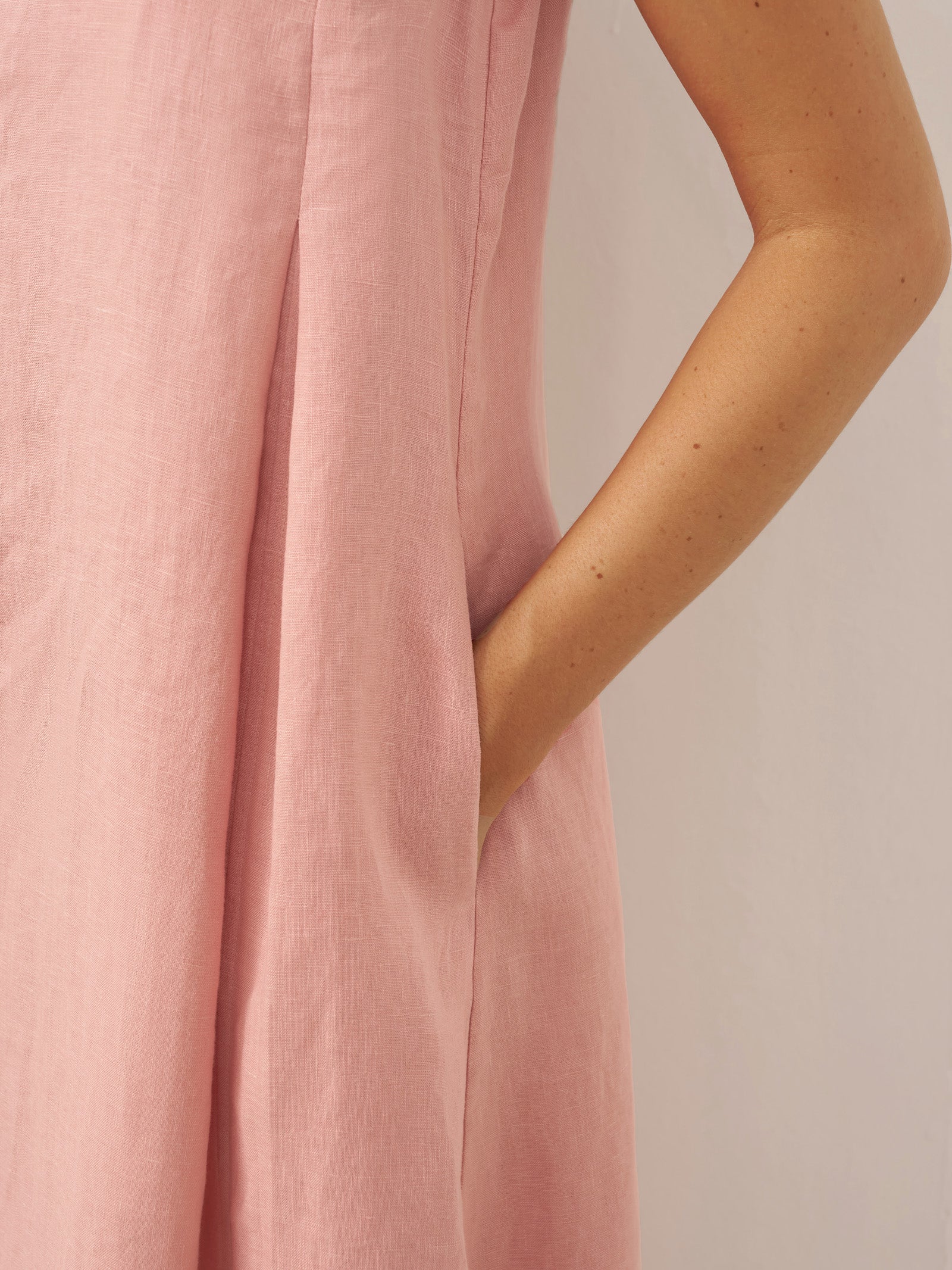 LINTICO women's linen outfit with maxi dress and midi dress